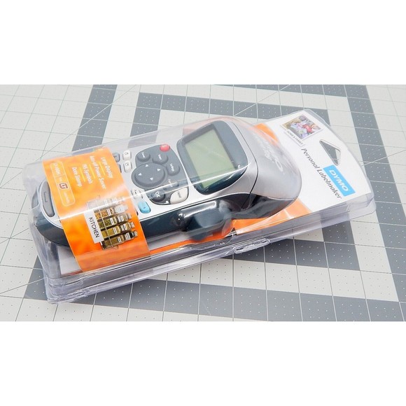 Dymo Letratag LT-100H Personal Label Maker Large Display 5 Font Styles NIB - Picture 4 of 9